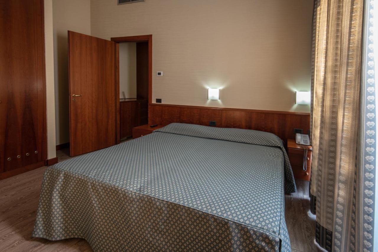Hotel Petra Рим Экстерьер фото