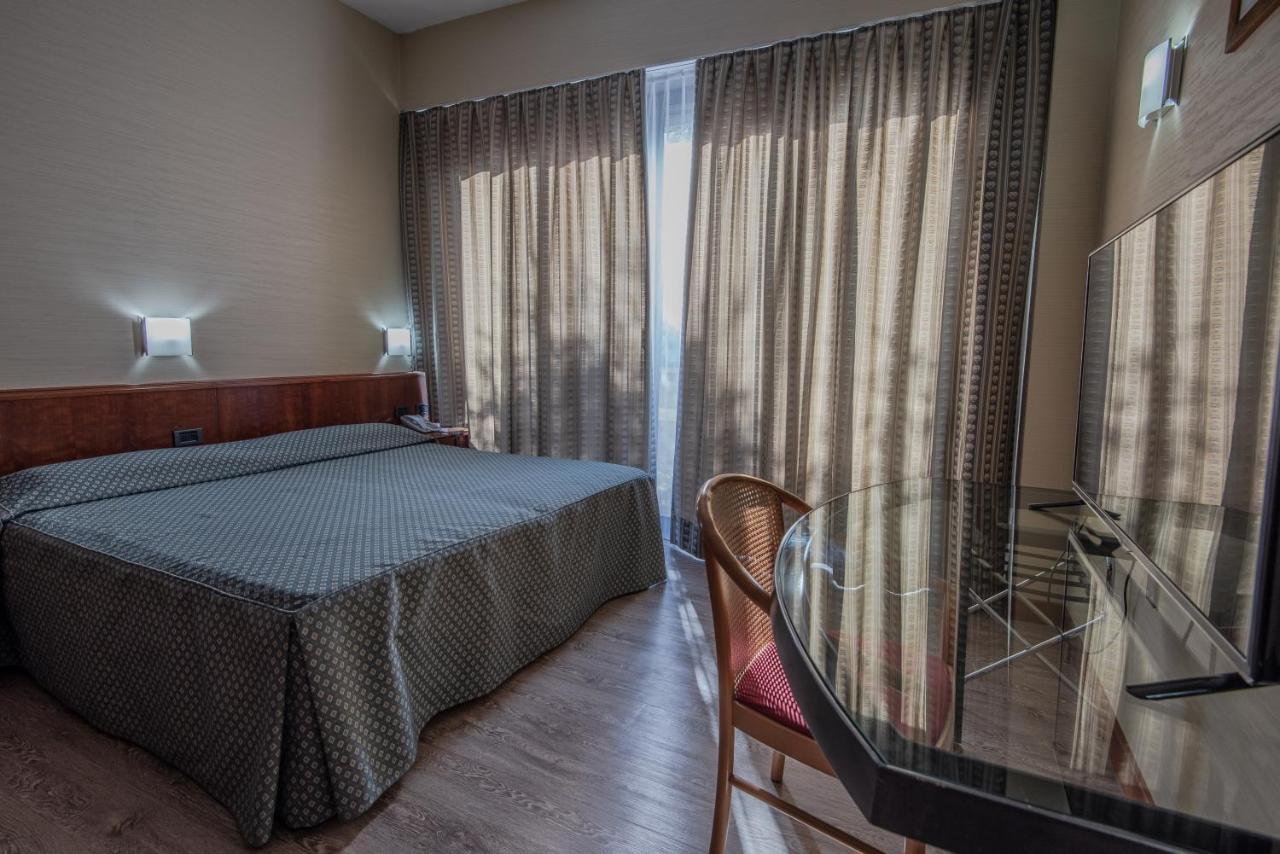 Hotel Petra Рим Экстерьер фото
