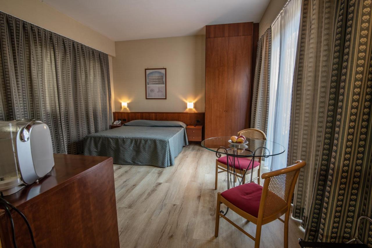 Hotel Petra Рим Экстерьер фото