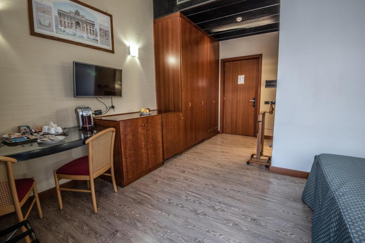 Hotel Petra Рим Экстерьер фото