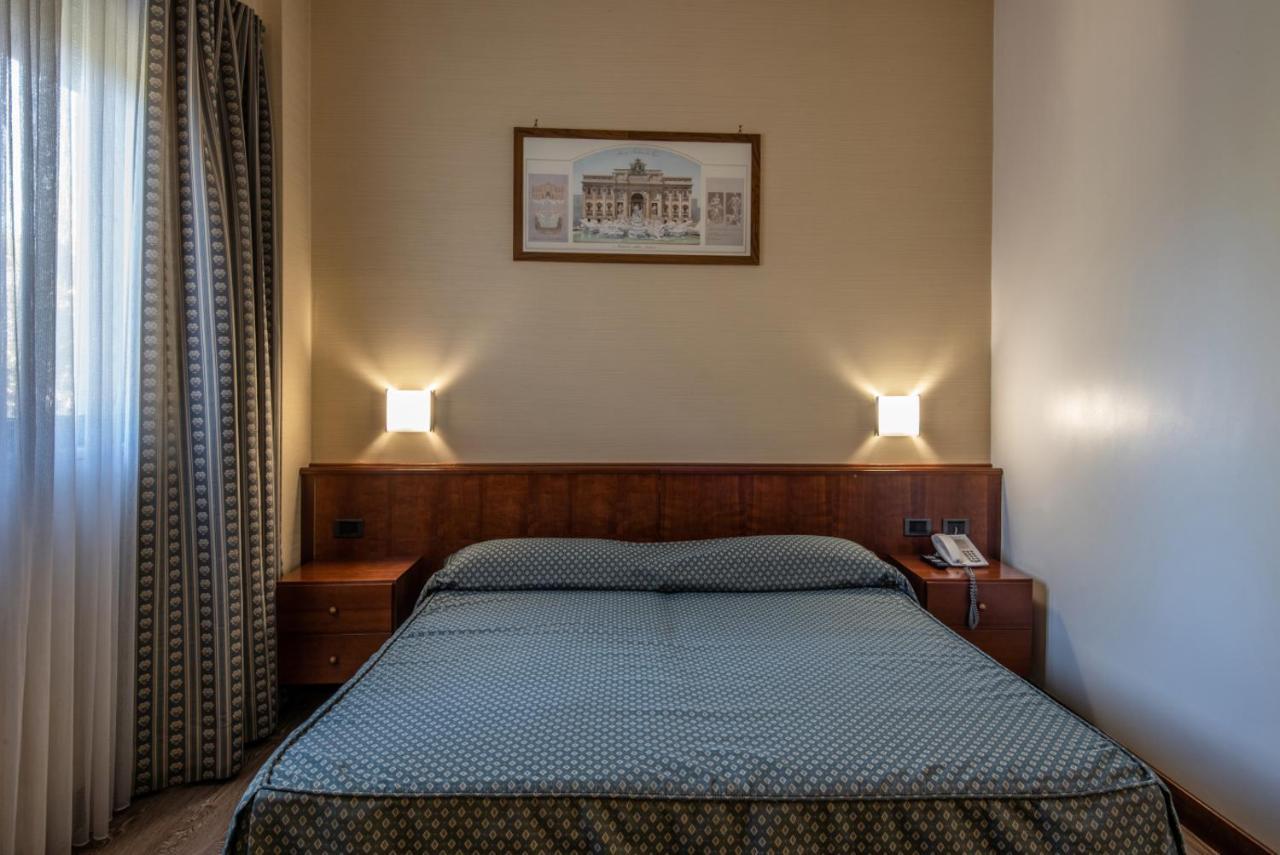 Hotel Petra Рим Экстерьер фото